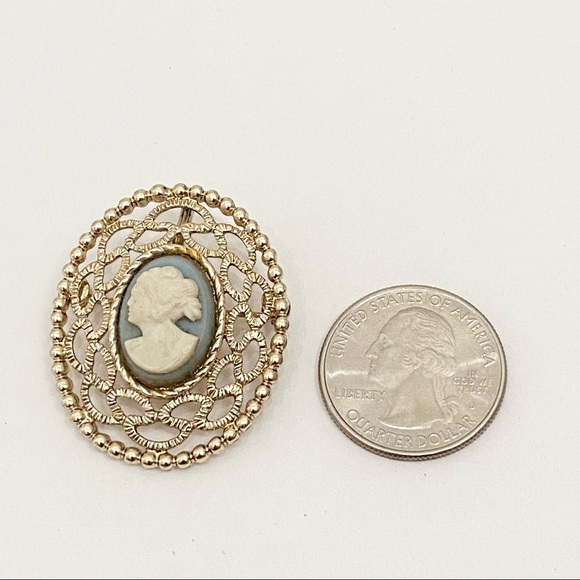 Vintage Sarah Coventry Cameo Earrings & Brooch - Picture 8 of 15